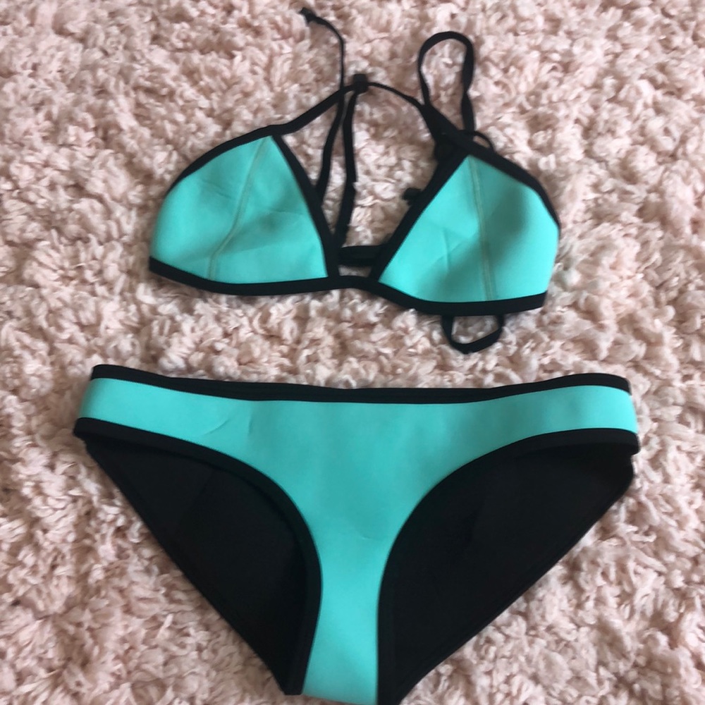 BRAND NEW NEVER WORN TRIANGL BIKINI